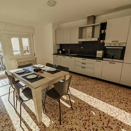 Bernina Base Camp - Comfort Appartement Tirano